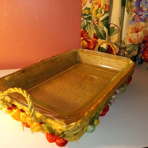 PYREX GLASS CASSEROLE DISH WITH Raffia Pyrex Carrier Serving Tray Basket - Picture 10 of 10